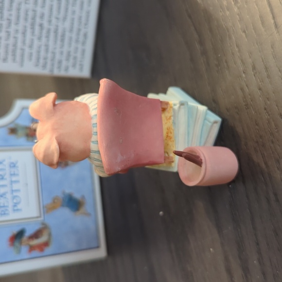 Beatrix Potter's Little Pig Robinson - Picture 4 of 4